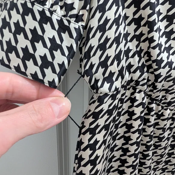 Vintage RARE BCBG Paris Silk Satin Houndstooth Shirt Dress Size 6 - Picture 6 of 16